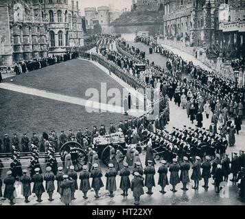 'À l'intérieur des murs de la ville historique de Windsor Castle', 1936. Artiste : Inconnu. Banque D'Images