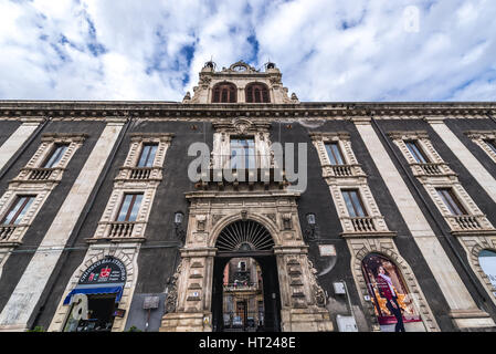 Palazzo Tezzano Tezzano (Palace) sur la Piazza Stesicoro (Stesicoro) dans Catania City sur le côté est de l'île de Sicile, Italie Banque D'Images