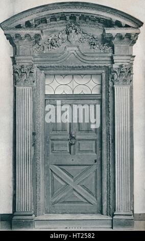 'Porte de bois sculpté, début du dix-huitième siècle", 1909. Artiste : Inconnu. Banque D'Images