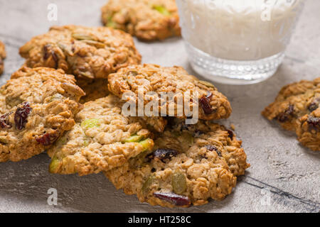 Maison saine biscuits aux canneberges et graines de citrouille Banque D'Images