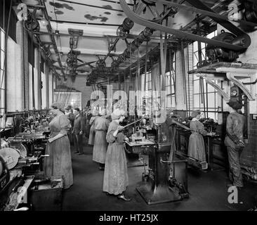 La Birmingham Small Arms Factory, Small Heath, Birmingham, février 1917. Artiste : Adolphe Auguste Boucher. Banque D'Images