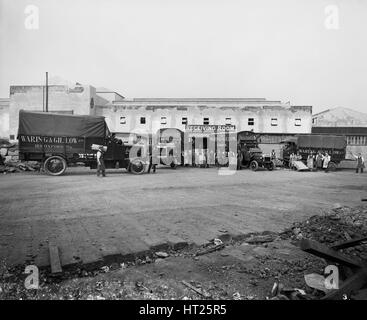 Waring & Gllow fabrique de munitions, White City, Hammersmith et Fulham, Londres, août 1916. Artiste : Adolphe Auguste Boucher. Banque D'Images