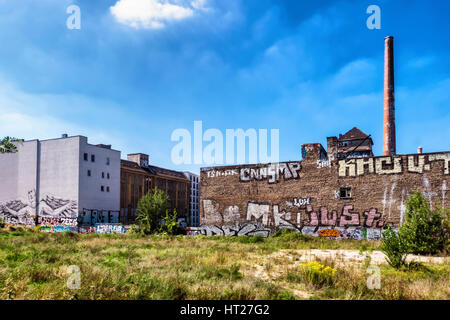 Berlin, Kaiserdamm 82 EIs Alte Fabrik.Ancien bâtiment de l'usine de Glace, délabré,,abandonné,désaffectées couvertes de graffiti ancienne usine Banque D'Images