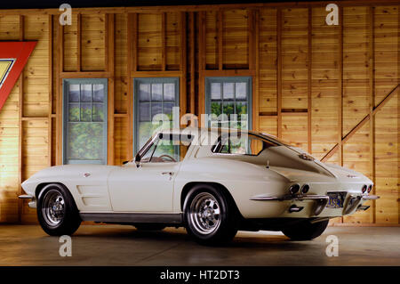 Chevrolet Corvette Stingray 1963. Artiste : Simon de l'argile. Banque D'Images