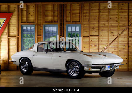 Chevrolet Corvette Stingray 1963. Artiste : Simon de l'argile. Banque D'Images