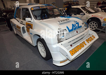Vue de trois-quarts d'un Austin MG Metro 6R4 rally voiture une fois entraîné par Patxi M ª Arbelaiz Miguel, sur l'affichage à l'International, 2017 Motosport Historique Banque D'Images