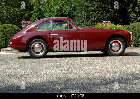 1949 Maserati 1500 Grand Tourismo Artiste : Inconnu. Banque D'Images