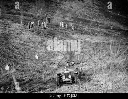 1929 Riley cut-down spécial essais automobile prenant part à un procès, fin des années 30. Artiste : Bill Brunell. Banque D'Images