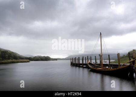 Un endroit frais et nuageux matin à Derwent Water dans le Lake District National Park, Royaume-Uni Banque D'Images