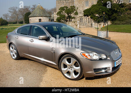 2008 Jaguar XF SV8 Artiste : Inconnu. Banque D'Images