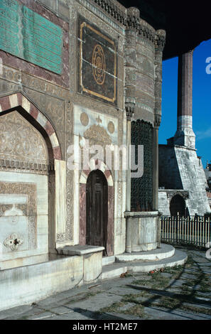 Sultan Ahmet III borne fontaine Rue (1728) Construit en style rococo à l'extérieur du palais de Topkapi dans le quartier de Sultanahmet, Istanbul Turquie Banque D'Images