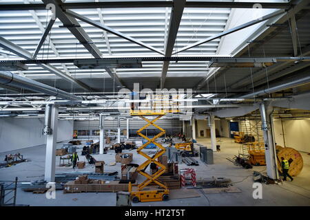 Ceske Budejovice, République tchèque. 06 Mar, 2017. KERN-LIEBERS CR engineering company termine son usine de production dans la région de Ceske Budejovice, la salle est censée commencer à opérer cet été, le 6 mars 2017. Credit : Vacla Pancer/CTK Photo/Alamy Live News Banque D'Images