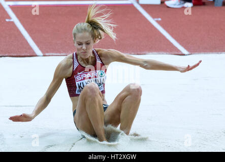 Belgrade, Serbie. 6Th Mar, 2017. Darya Klishina participe à la finale de saut en longueur sur la troisième journée de l'Europe d'athlétisme en salle 2017 à l'Aréna Kombank le 5 mars 2017 à Belgrade, Serbie. Credit : Nikola Krstic/Alamy Live News Banque D'Images