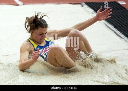 Belgrade, Serbie. 6Th Mar, 2017. Maryna Bekh de l'Ukraine participe à la finale de saut en longueur femmes sur la troisième journée de l'Europe d'athlétisme en salle 2017 à l'Aréna Kombank le 5 mars 2017 à Belgrade, Serbie. Credit : Nikola Krstic/Alamy Live News Banque D'Images