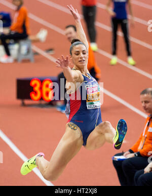 Belgrade, Serbie. 6Th Mar, 2017. Ivana Spanovic de Serbie participe à la finale de saut en longueur femmes sur la troisième journée de l'Europe d'athlétisme en salle 2017 à l'Aréna Kombank le 5 mars 2017 à Belgrade, Serbie. Credit : Nikola Krstic/Alamy Live News Banque D'Images