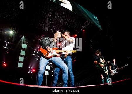 Milan, Italie. 6Th Mar, 2017. Modà live au Mediolanum Forum Assago dans Crédit : Roberto Finizio/ Alamy Live News Banque D'Images