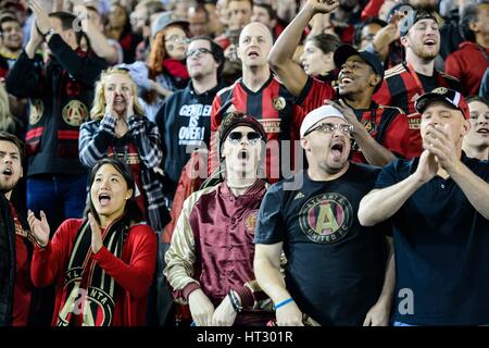 Atlanta, USA. 5Th Mar, 2017. Atlanta United fans pendant la partie de soccer MLS entre les Red Bulls de New York et Atlanta United à Bobby Dodd Stadium le dimanche 5 mars 2017 à Atlanta, GA. Credit : Cal Sport Media/Alamy Live News Banque D'Images