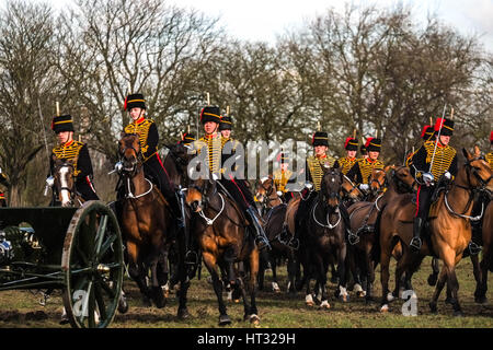 Londres, Royaume-Uni. 7 mars, 2017. Les Kings Royal Horse Artillery Inspection annuelle à la caserne de Woolwich, au sud-est de Londres. Une partie de la famille des troupes, les tâches comprennent le tir de Royal salue dans Hyde Park et Green Park sur Royal anniversaires et cérémonies d'État. 111 chevaux sont stationnés à la caserne de Woolwich. Credit : claire doherty/Alamy Live News Banque D'Images