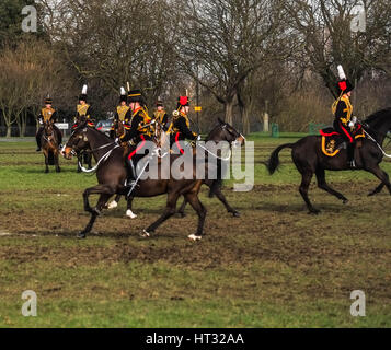 Londres, Royaume-Uni. 7 mars, 2017. Les Kings Royal Horse Artillery Inspection annuelle à la caserne de Woolwich, au sud-est de Londres. Une partie de la famille des troupes, les tâches comprennent le tir de Royal salue dans Hyde Park et Green Park sur Royal anniversaires et cérémonies d'État. 111 chevaux sont stationnés à la caserne de Woolwich. Credit : claire doherty/Alamy Live News Banque D'Images