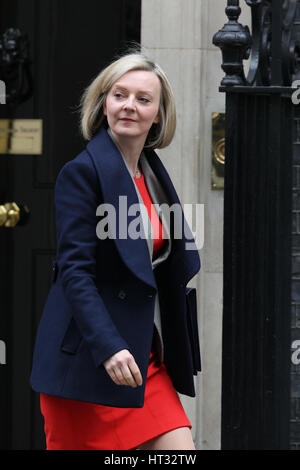 Londres, Royaume-Uni. 7 mars 2017. Elizabeth Truss, député lord chancelier et secrétaire d'Etat à la justice vu quitter 10 Downing street. crédit : wfpa/Alamy live news Banque D'Images