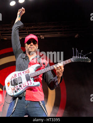 3 septembre 2016 - Tinley Park, Illinois, États-Unis - Tom Morello de prophètes de Rage exécute live au Casino Hollywood Amphitheater de Tinley Park, Illinois (crédit Image : © Daniel DeSlover via Zuma sur le fil) Banque D'Images