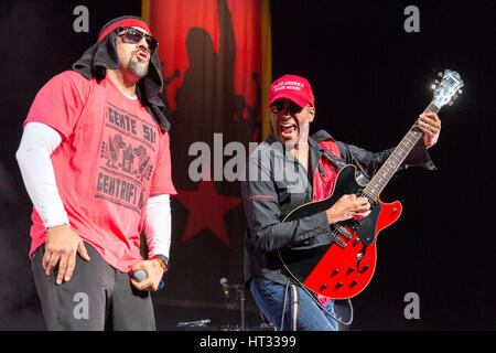 3 septembre 2016 - Tinley Park, Illinois, États-Unis - B-REAL (LOUIS FREESE) et Tom Morello de prophètes de rage en concert à Hollywood Casino Amphitheatre à Tinley Park, Illinois (crédit Image : © Daniel DeSlover via Zuma sur le fil) Banque D'Images