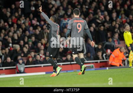 Highbury, UK. 07Th Mar, 2017. 7 mars 2017, unis, Londres, Angleterre, Ligue des Champions de football, Arsenal FC Bayern Munich contre;Célébration But Douglas Costa ( Bayern Munich Crédit : Laurent Locevaphotos Lairys/agence/Alamy Live News Banque D'Images