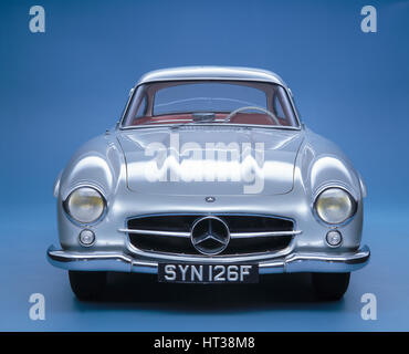 1957 Mercedes Benz 300SL Gullwing. Artiste : Inconnu. Banque D'Images