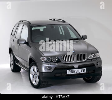 2003 BMW X5. Artiste : Inconnu. Banque D'Images