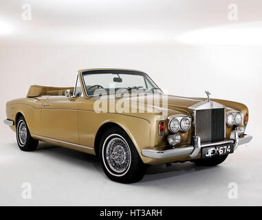 1975 Rolls Royce Corniche convertible. Artiste : Inconnu. Banque D'Images