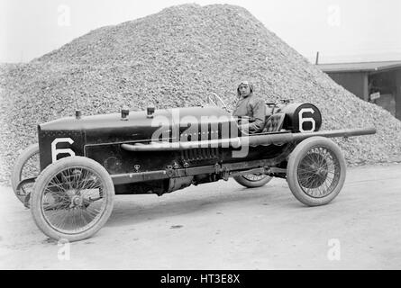 AJ Hancock 3308 cc Vauxhall à l'ACFC à l'île de Man TT race, 10 juin 1914. Artiste : Bill Brunell. Banque D'Images