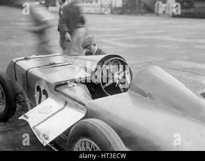 Cocckpit d'Arthur Francis Ashby's special taille 9 Riley Brooklands, Brooklands, 1932. Artiste : Bill Brunell. Banque D'Images