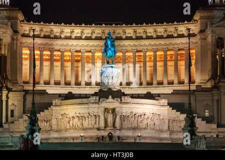 Monumento di Vittorio Emanuele, Via Teatro Marcello, Rome, Italie Banque D'Images