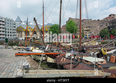 Rotterdam, Pays-Bas - le 26 mai 2016 : maisons Cube sont un ensemble de maisons innovantes. Banque D'Images