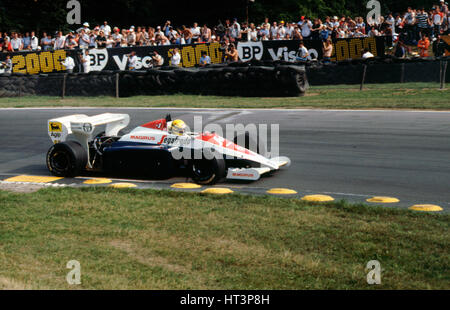 Ayrton Senna dans la Toleman TG184 en 1984 Grand Prix de Grande-Bretagne Brands Hatch : Artiste inconnu. Banque D'Images