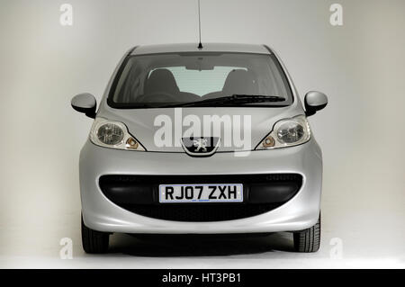 2007 Peugeot 107 : Artiste inconnu. Banque D'Images