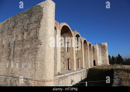 Les murs extérieurs d'un vieux fort de la Première Guerre mondiale, près de la ville d'Asiago en province de Vicenza en Italie du Nord Banque D'Images