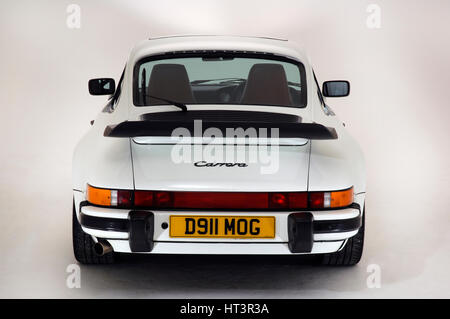 1987 Porsche 911 Carrera 3.2 : Artiste inconnu. Banque D'Images