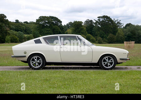 1973 Audi 100 Coupé S'Artiste : Inconnu. Banque D'Images