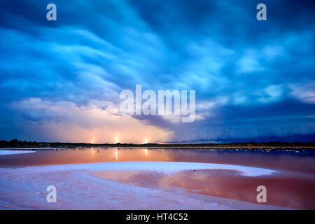 Destruction massive, orage balaie salt lake. Merbein West, près de Mildura, Australie. Banque D'Images