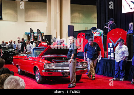 Vente aux enchères de voitures classiques à l'Crusin'Til Coast hot rod festival sur la côte du golfe du Mississippi USA 2016 Banque D'Images