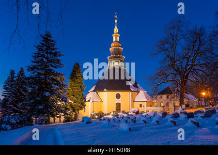 À l'aube de l'église, l'hiver, Seiffen, Monts Métallifères, Saxe, Allemagne Banque D'Images