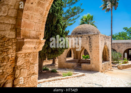 Cour intérieure de l'époque médiévale Monastère Ayia Napa. Ayia Napa, Chypre. Banque D'Images