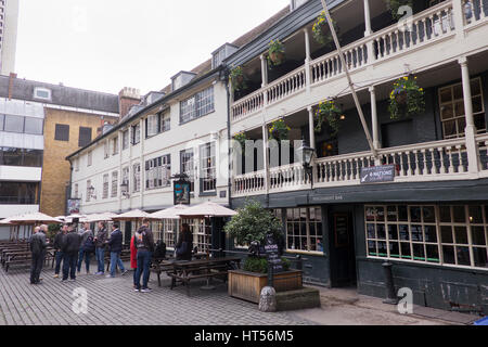 Le George Inn public house à London Bridge à Londres en Angleterre Banque D'Images