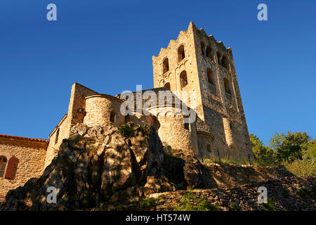 Le premier style roman lombard ou Abbaye de Saint Martin-du-Canigou dans les Pyrénées Orientales, département, France. Banque D'Images