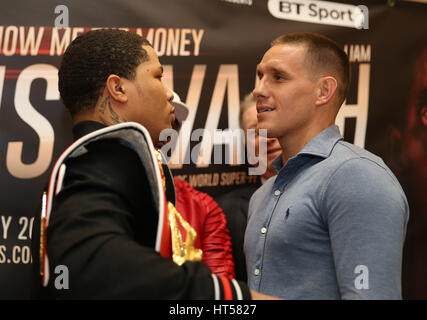 Gervonta Davis (à gauche) et Liam Walsh allez tête à tête au cours de la conférence de presse au Savoy Hotel à Londres. Banque D'Images