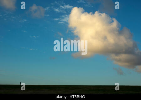 RUNNER écrasés par des nuages au-dessus Banque D'Images