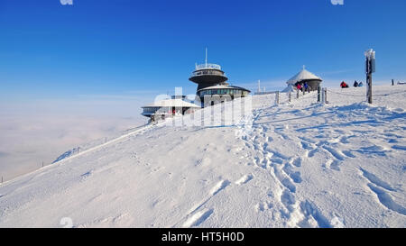 Im Winter - Schneekoppe Sniezka montagne en hiver, Monts des Géants Banque D'Images