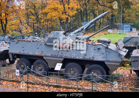 OT-64 SKOT-2A, véhicule blindé amphibie (8x8), développé conjointement par la Pologne et la Tchécoslovaquie, Musée de l'armée polonaise à Varsovie, Pologne Banque D'Images