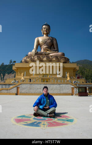 Le Bhoutan, Thimphu, capitale du Bhoutan. Dordenma Bouddha statue. L'une des plus grandes statues de Bouddha (dans cette position) dans le monde. Situé en haut de K Banque D'Images